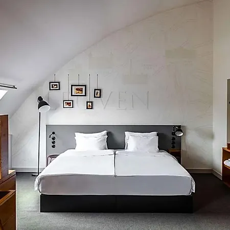 Pentahotel Hotel 4*