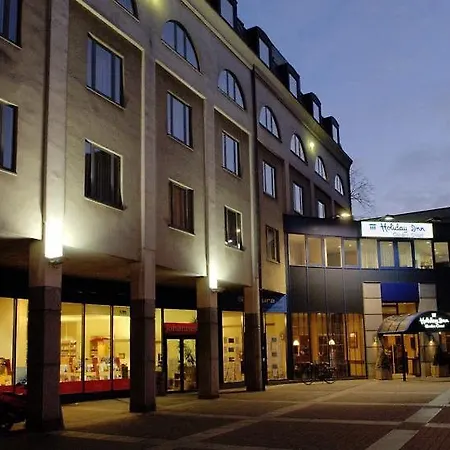 Pentahotel Hotel 4*